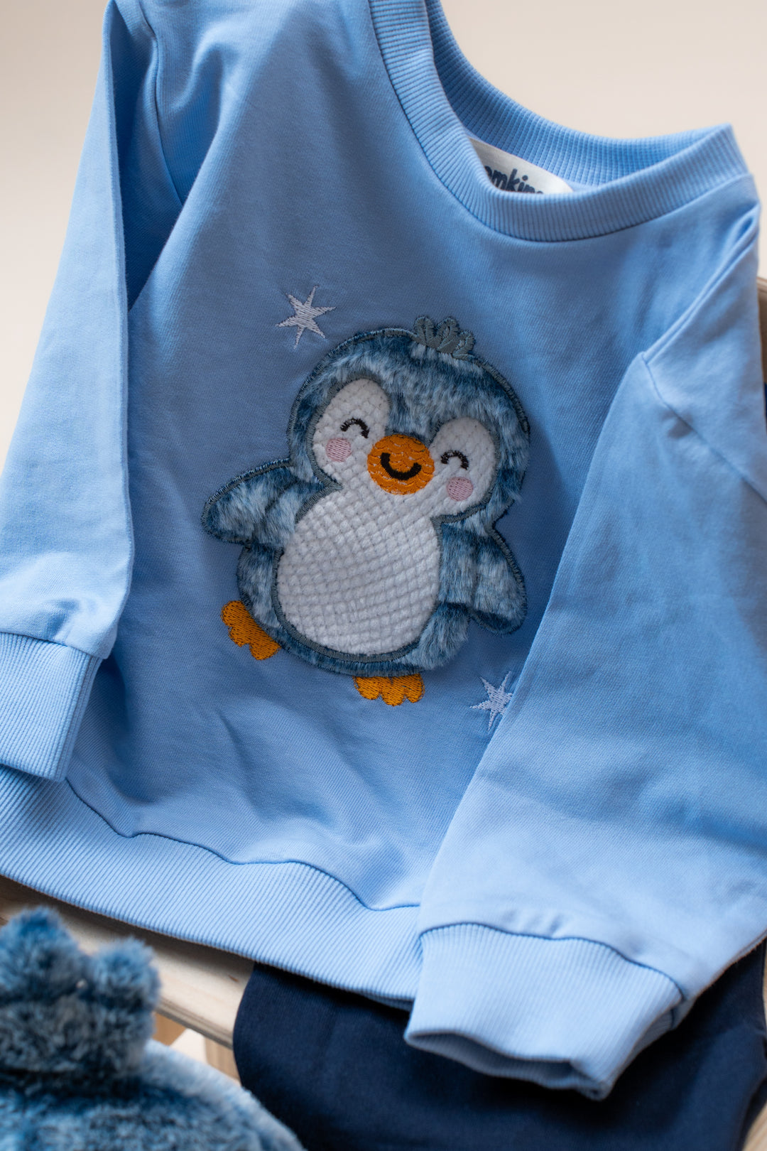 Frosty Hugs Penguin Snuggle Set (Toy included)